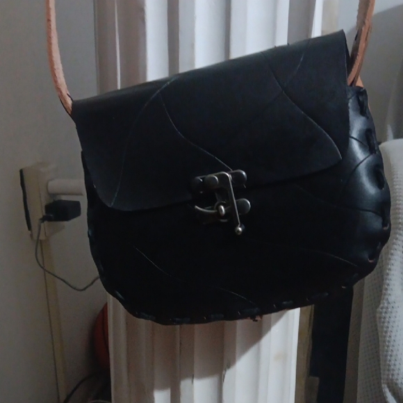 Elegant Black Leather Shoulder Bag
